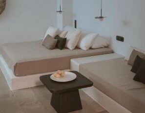1 bedroom, in-room safe, iron/ironing board, free WiFi