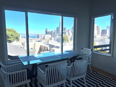 Iconic 2BR, Bay Views, Walk to SF Landmarks- Detached Cottage, at the Park