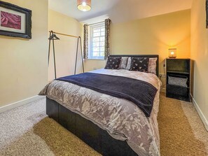 3 bedrooms, free WiFi, bed sheets