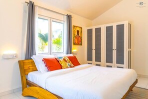 5 habitaciones, caja de seguridad en la habitación y escritorio 