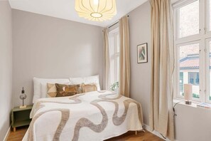 2 bedrooms, iron/ironing board, WiFi, bed sheets