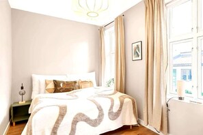 2 dormitorios, tabla de planchar con plancha, wifi y ropa de cama