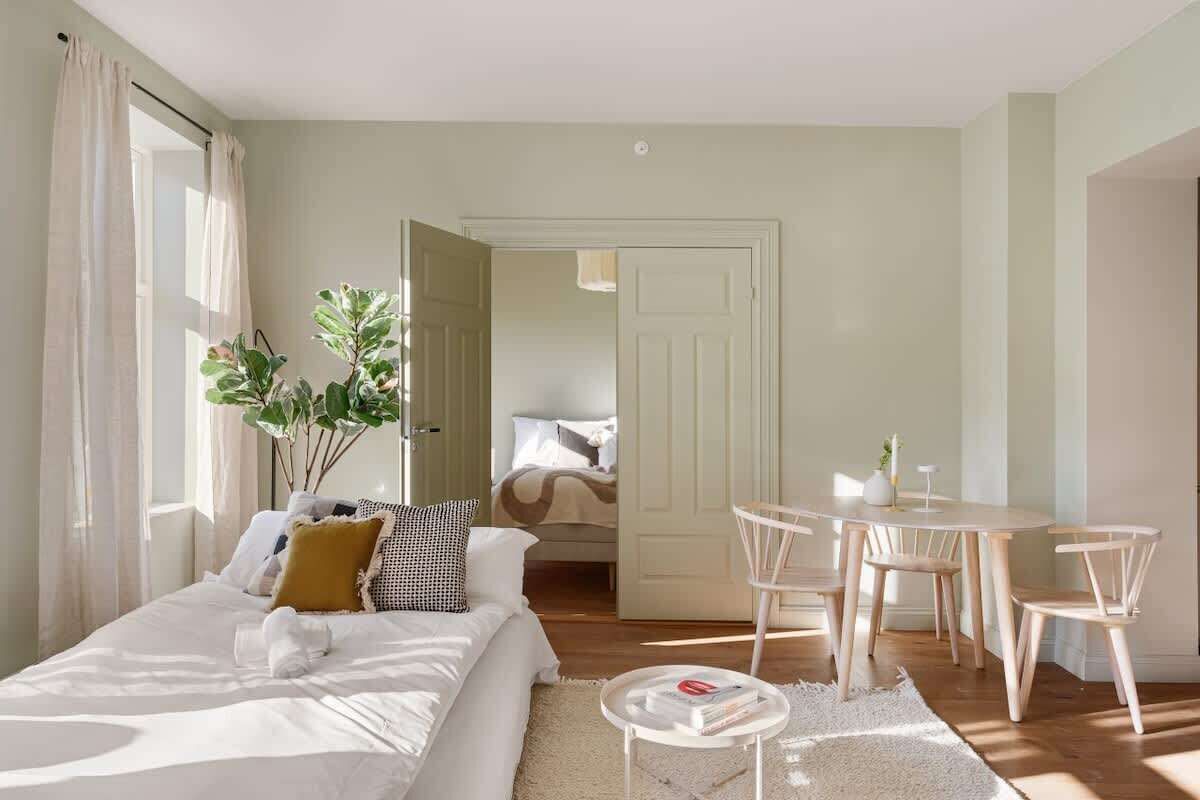 2 bedrooms, iron/ironing board, travel crib, WiFi