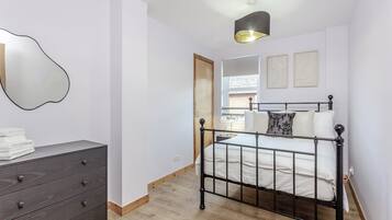 2 bedrooms, free WiFi, bed sheets