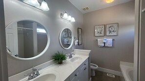 Bathroom - Miramar Manor (Miramar Beach)