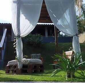 Property grounds - Country house in a gated community with 24-hour security. Cozy and spacious. (Ibiuna)