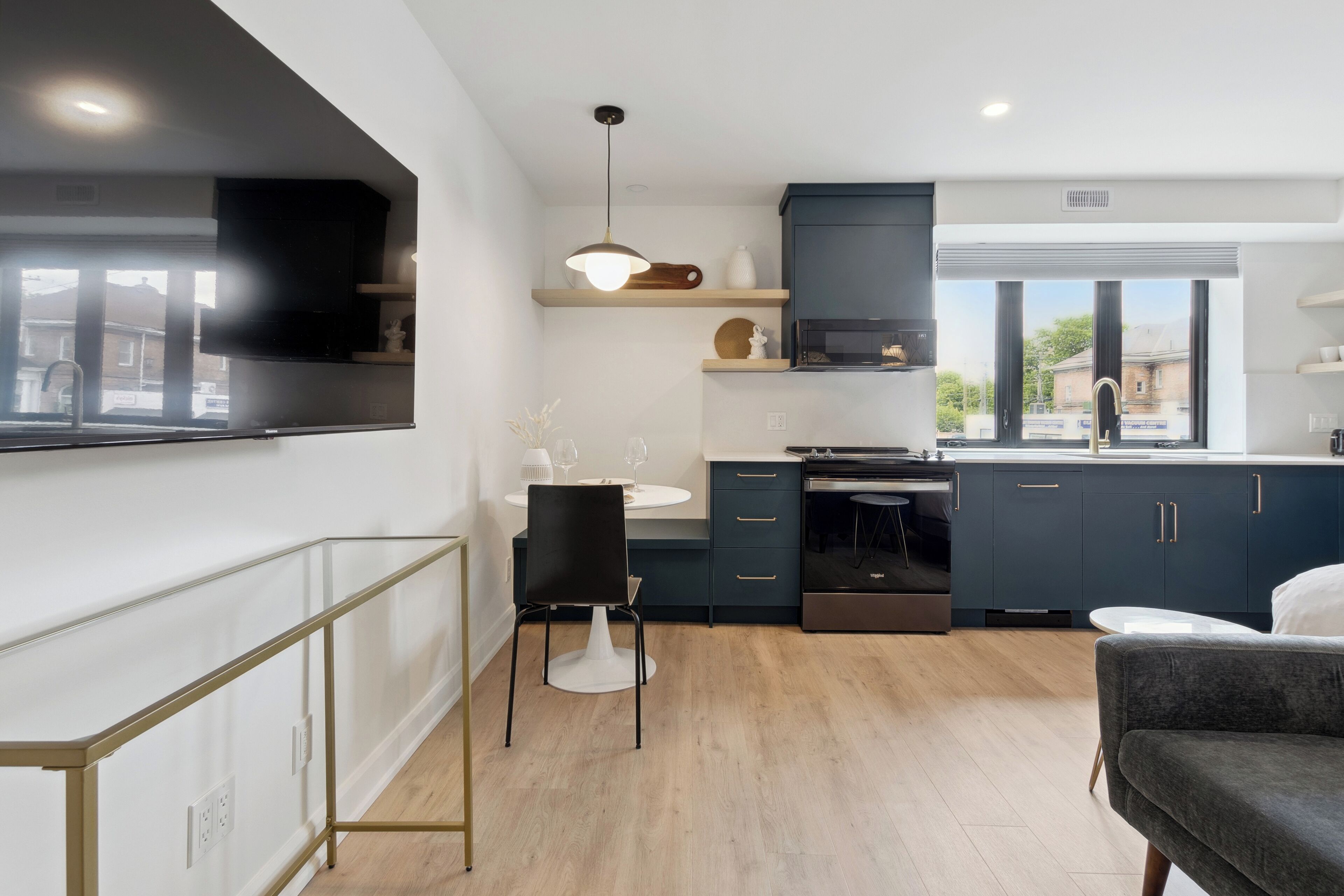 Condo Deluxe | Ameublement unique, accès au Wi-Fi (inclus)