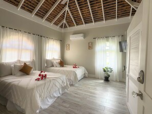 4 chambres, fer et planche à repasser, Wi-Fi, draps fournis