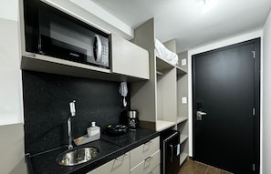 Traditional Studio | Private kitchen