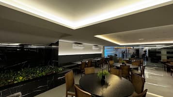 Studio | Dining