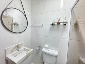 Casa premium | Banheiro | Toalhas de banho, papel higiênico