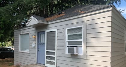 Charming 1bdm cottage with AC & WiFi in Corvallis - Close to OSU Campus