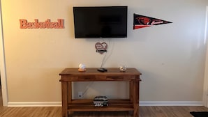 Unclassified image, 3 of 13, button - Charming 1bdm cottage with AC & WiFi in Corvallis - Close to OSU Campus (Corvallis)