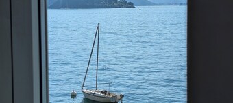 La tua finestra su Varenna-Como-