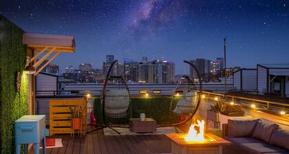 The Aurora: Vibrant Home with Nashville Skyline