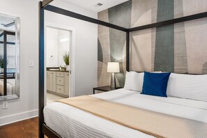 3 bedrooms, desk, iron/ironing board, travel cot