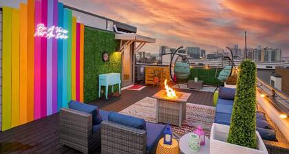 The Aurora: Vibrant Home with Nashville Skyline