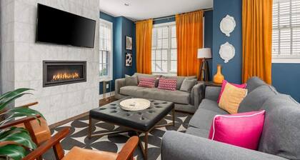 The Aurora: Vibrant Home with Nashville Skyline