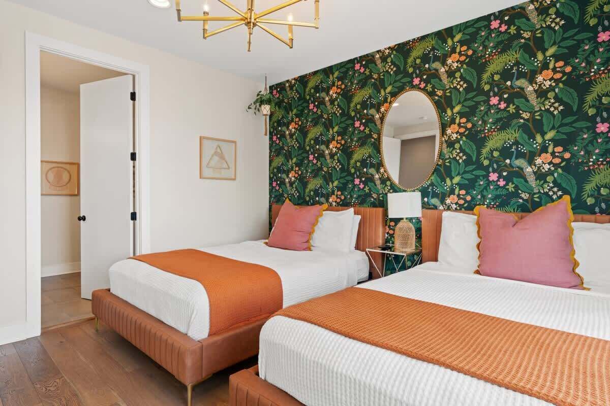 3 slaapkamers, een strijkplank/strijkijzer, gratis wifi, beddengoed