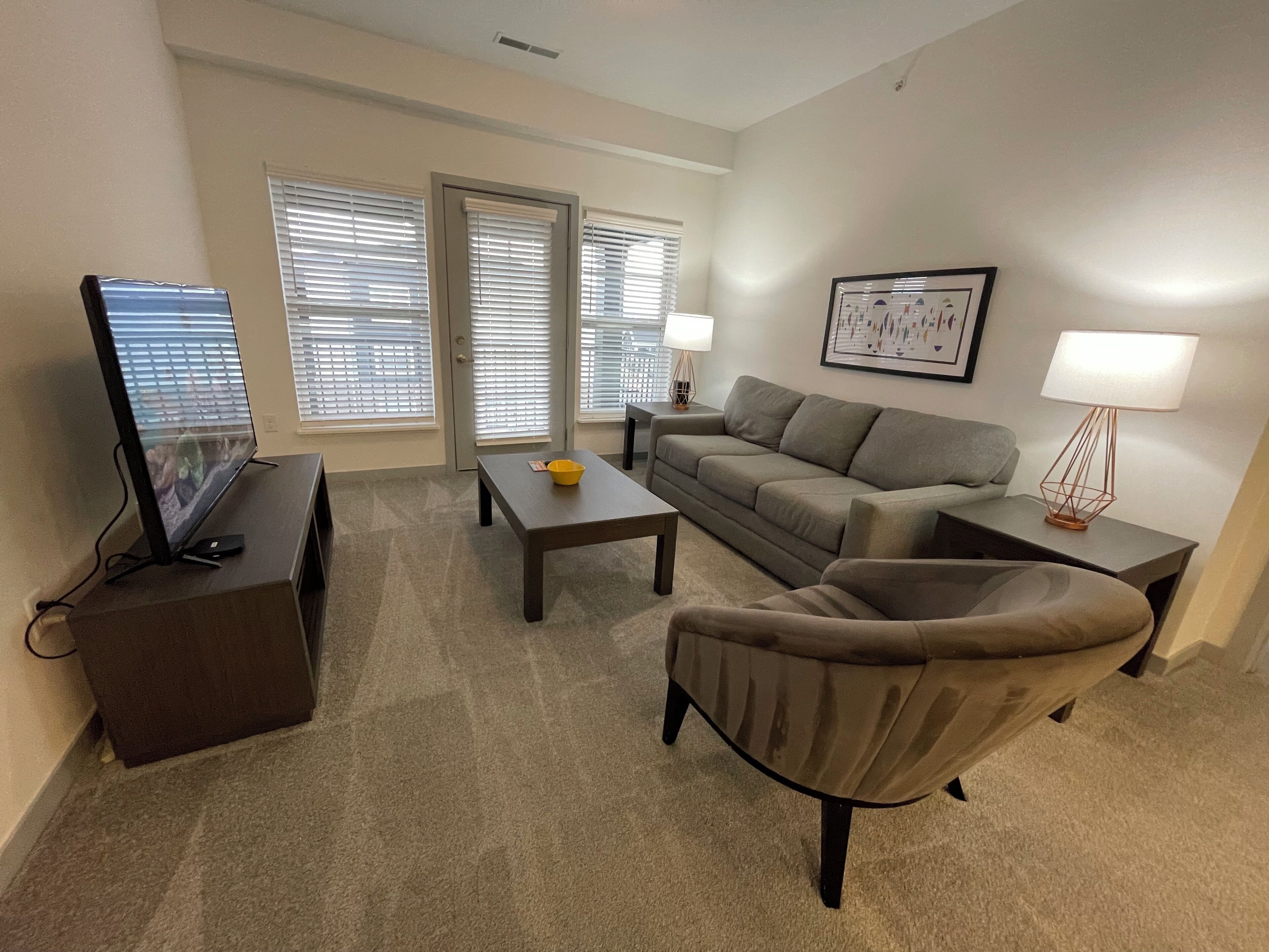 Cozy 2-bedroom apartment in excellent Columbus/Dublin with 2 queen beds!