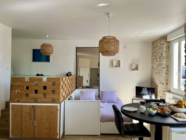 2 chambres, fer et planche à repasser, Wi-Fi, draps fournis
