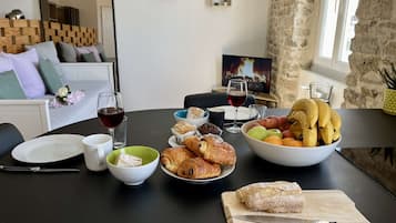 2 slaapkamers, een strijkplank/strijkijzer, wifi, beddengoed
