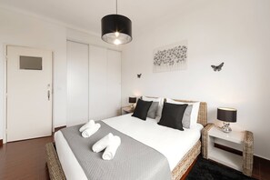 4 bedrooms, iron/ironing board, travel crib, internet - Nazaré Luzimar Duplex - Sea View (Nazaré)