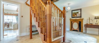 The Farmhouse- UK47148