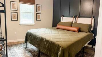 6 bedrooms, free WiFi, bed sheets