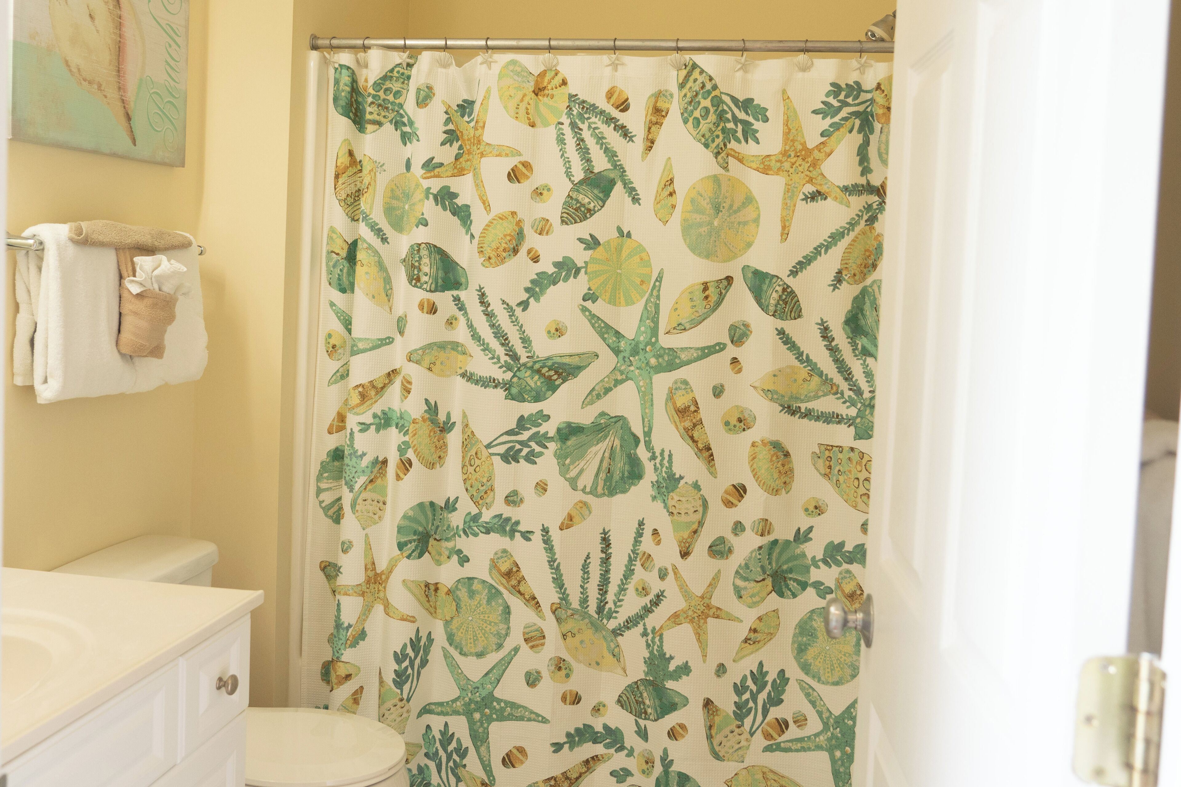 مجففات شعر، صابون، ورق حمّام