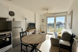 TV - Henson, apartment for 4 with balcony (Saint Valery sur Somme)