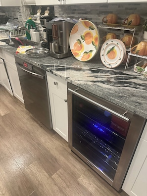 Microwave, oven, stovetop, dishwasher - Cozy keys getaway  (Ramrod Key)