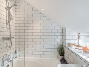 Towels - 3 bedroom accommodation in Amble (Amble)