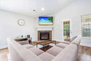TV, fireplace - Modern Single Story Home (Madison)