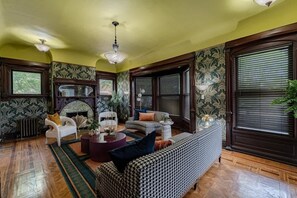 Smart-TV, Videospiele, Arbeitsbereiche