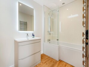 Towels - Hole Farm - Stable Cottage (Alderbury, near Salisbury)