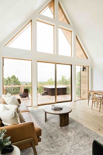 Luxury Treehouse 10mins to Lake, River &Wimberley!