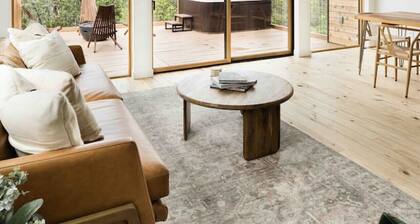 Luxury Treehouse 10mins to Lake, River &Wimberley!