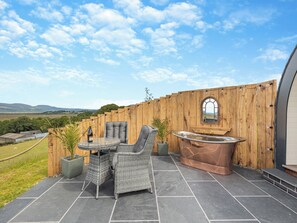 Outdoor dining - 1 bedroom accommodation in Talybont, near Borth (Talybont, near Borth)