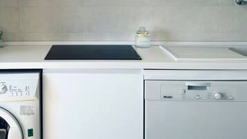 Frigorifero, forno, lavastoviglie