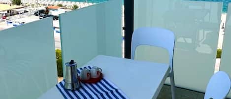 屋外ダイニングエリア