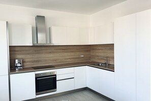 Fridge, oven, dishwasher