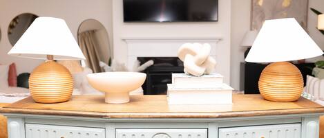 4 bedrooms, desk, iron/ironing board, WiFi