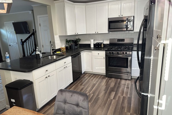 Mikrowelle, Ofen, Herdplatte, Geschirrspüler