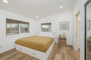 3 bedrooms, iron/ironing board, travel cot, WiFi