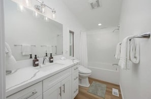 Hair dryer, towels, soap, toilet paper - Emerald Water (Bullhead City)