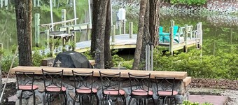 Charming studio apartment water front on Cranes Creek        Just off Ingram Bay