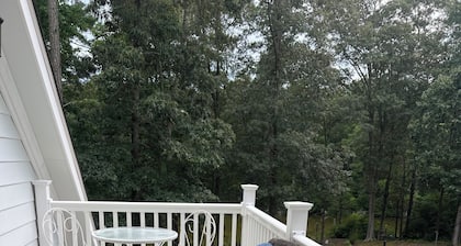 Charming studio apartment water front on Cranes Creek Just off Ingram Bay