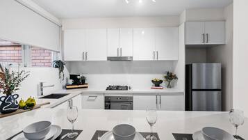 Fridge, microwave, oven, stovetop