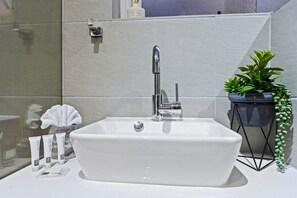 Hair dryer - Urban Oasis in Toorak (Toorak)